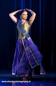 Ever wonder why Kathak chakkars are so ...