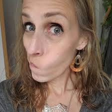 나는 머리띠를 거의 안쓰는데 이건 스타워즈 머리띠인데 채팅이 나 오늘 귀여워 보인다고 말해줬어 하이 👉👈🥹