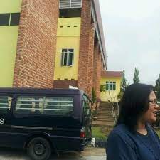 Secara rasmi di pejabat pengarah tanah dan galian pahang dan memeriksa semua tanggungan, bebanan serta mengenal pasti dengan tepat hartanah tersebut sebelum jualan lelongan dijalankan. Mahkamah Tinggi Temerloh Temerluh Pahang