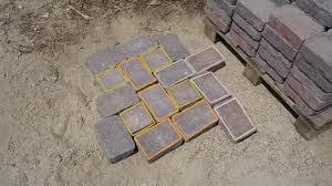 Garageneinfahrt Pflastern Anleitung Diybook Garageneinfahrt Garage Einfahrt Pflastern Anleitung