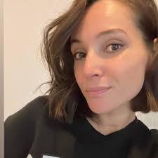 J'ai le plaisir de vous annoncer que j'occupe désormais le poste de APM…