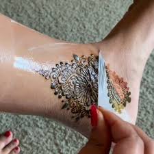 5 912 Likes 48 Comments Daily Henna Inspiration Hennainspo On Instagram How To Tattoo Aftercare Saniderm Removal By Noellashennaart This