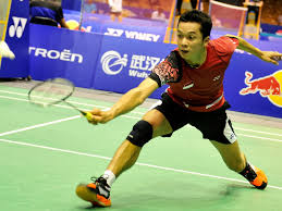 Taufik hidayat is yet another professional player from indonesia known for the fastest smash record which he marked at 413km/h and the racket he was using at that time was arcsaber 10 for sure. Taufik Hidayat Raja Backhand Dari Indonesia Part 1 Buku Otobiografi