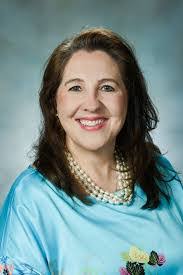 Sandy Ennis's Instagram, Twitter & Facebook