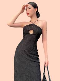 Đầm body thiết kế cổ yếm ren gợn sóng - Cong Cách