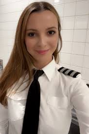 Reposition flight DEN-LAS Just one hour and I'm done for the rest of my day  😄 AviationThreads