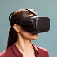 So kann man in vr recht wirklichkeitsnah objekte greifen, knöpfe bedienen oder einfache gesten vollführen. Oculus Quest Review A Great System With A Frustrating Compromise The Verge