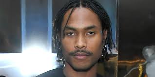 Bad Habit' Singer Steve Lacy Addresses Reports About His Sexuality & Viral  Concert Incident