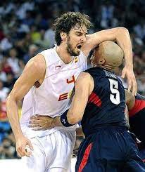 24 Perfectly Hilarious Basketball Pictures Basketball Funny Funny Basketball Pictures Basketball Pictures