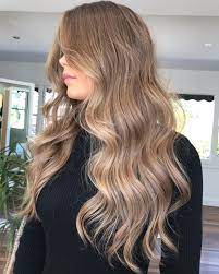 Charlotte Renelt On Instagram Creating This Beautiful Soft Wave With The Small Ghd Tong Complementing Tor Balyage Long Hair Long Hair Color Long Hair Waves