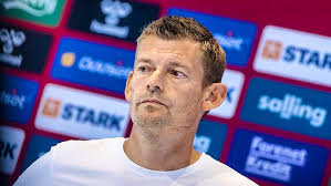 Reunion with the Nati: Augsburg's Lars Knudsen remains Danish interim  solution