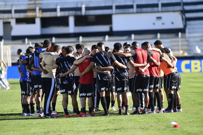 Elenco da Ponte cita seis meses sem receber e amea&ccedil;a greve | Ge