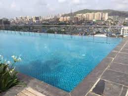 Holiday inn bombay is an international class luxury hotel. Rooftop Pool Bild Von Holiday Inn Mumbai International Airport Mumbai Bombay Tripadvisor