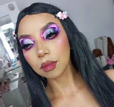 Karen Redondo's Instagram, Twitter & Facebook