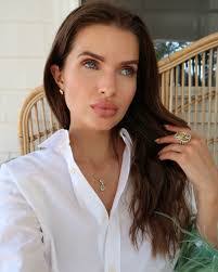 Jessica Markowski's Instagram, Twitter & Facebook