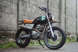 Yamaha Scorpio 225 Custom By Backyard Customs Caferacer Motorcycles Motorcycle Biker Motorcyclelife Caferacers British Racing Green Yamaha Custom Bikes