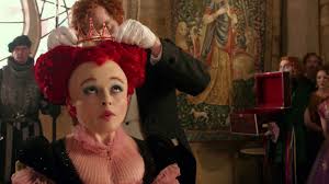 Chi lo fa con il romanzo originale di lewis carroll, chi con il cartone animato della disney, o chi con l'ultima trasposizione cinematografica diretta da tim burton. Alice Attraverso Lo Specchio La Corona Per La Principessa Clip Dal Film Hd Youtube