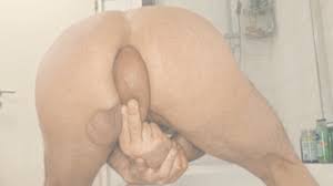 Он может сам себя трахнуть, засунуть член в свою задницу