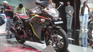 Honda cbr250rr price in jakarta selatan starts from rp 61,7 million for base variant standard, while the top spec variant abs costs at rp 73,5 million. 2018 Honda Cbr250r Launched In India At Rs 1 63 Lakh Overdrive