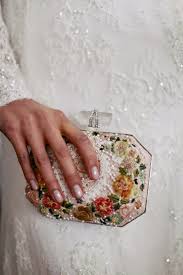 Am i right in thinking that el bolso is a handbag, whereas la bolsa refers to all other types of bags? El Tamano Del Bolso Si Que Importa Quiero Una Boda Perfecta Blog De Bodas