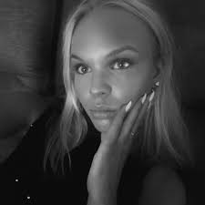 Anna Salmon Snorradottir in fólk