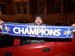Leicester city ist zum ersten mal meister der englischen premier league. Video Zeigt Leicester City Spieler Bei Der Titelfeier