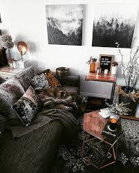 Grab a few and get to work on your bedroom gallery wall. How To Make Your Small Living Room Decor Unique Stylish Moda Misfit