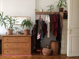 Anderen Art Der Die Kleiderstange Warum Nicht Eine Leiter Als Kleiderstange Verwenden Zimmer Im Studentenwohnheim Kleiderstange Selbstgemachte Mobel