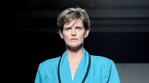 Stella tennant was born in scotland to scottish nobility (her mother was lady emma cavendish in december 2020, stella died and the statement from her family was: Mit 50 Jahren Model Stella Tennant Unerwartet Verstorben Promiflash De