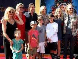 Aug 01, 2014 · twin peaks: Kurt Russell Und Goldie Hawn Mit Kindern Und Enkeln Bei Filmpremiere Trend Magazin Kinder Neue Filme Filme