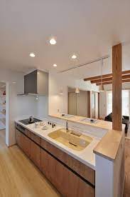 ランドリールームや多目的収納が働くママにやさしい和モダンの家 寺島製材所の写真集 群馬で自然素材のデザイン注文住宅を建てる工務店 寺島製材所 和モダン キッチン 和モダンな家 ナチュラルモダン キッチン