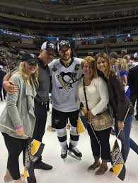 Sidney crosby is a bum just like trump if he goes to the white house. What S Net Worth Of Sidney Crosby His Girlfriend Wife Contract Height