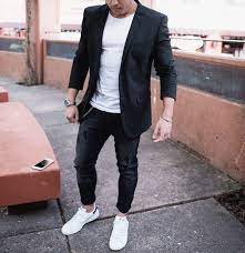 Tenue Blazer Noir T Shirt A Col Rond Blanc Jean Skinny Noir Baskets Basses Blanches Suits And Sneakers Blazer Outfits Men Black Blazer Outfit
