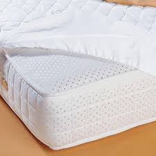 Bevor du dich an eine grundreinigung der matratze machst, wandern bettbezüge, matratzenschoner und auch ganze bettdecken und kissen am besten in die waschmaschine. Potema Matratzen Clean Spray Basispaket 2 X 0 75 L