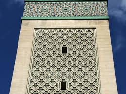 Dépaysement total, on est bien loin de paris, et pourtant… a deux pas du jardin des plantes et du quartier latin, la grande mosquée de paris, dresse fièrement son minaret dans le ciel parisien. La Grande Mosquee De Paris Attractions In 5e Arrondissement Paris
