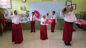 Semoga video ini dapat menambah wawasan kita semua.happy watching#polalantai. Tari Kipas Youtube