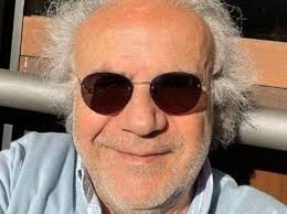 Jerry Calà è stato dimesso dalla clinica di Napoli dopo l'infarto-  Corriere.it