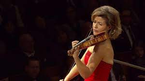 Shortly after, she began playing the violin, studying with erna honigberger and aida stucki. Violinist Anne Sophie Mutter Says Audience Member Who Recorded Her Wrong
