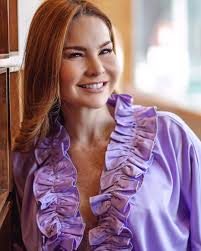 Hay días en los cuáles me siento en sube y baja… ¿A ti no te pasa?  ⬇️⬇️⬇️💜🩷🧡 Te leo En esos instantes en los que estoy en un bajón, uno de  mis