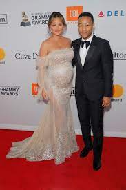 Chrissy teigen started modeling as a teenager, eventually landing on the cover of sports illustrated's swimsuit issue in 2010. Chrissy Teigen Und John Legend Bekommen Einen Sohn Der Spiegel