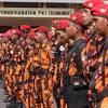 Surat pengunduran diri atau surat resign adalah surat yang bertujuan untuk memberitahu atasan bahwa kamu ingin berhenti bekerja di situ secara resmi. 1