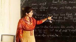 Teachers Job Scam: 32000 प्राइमरी शिक्षकों की नौकरी पर कोलकाता HC का बड़ा  फैसला - Kolkata High Court division bench gave interim stay order to cancel  32000 jobs - AajTak