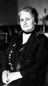 Not every city or town in germany says happy birthday the same way. Eisbar Auf Der Perlentreppe Happy Birthday Maria Montessori Wwf Blog