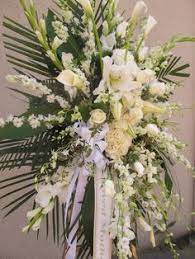 All White Elegant Funeral Spray Made Of Orchids Calla Lilies Roses Gladiolas Wh Dad Funeral Flowers Funeral Flower Arrangements Church Flower Arrangements