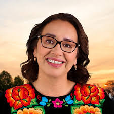 Araceli Mayorga's Instagram, Twitter & Facebook