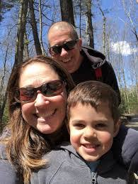 Leigh Almeida's Instagram, Twitter & Facebook