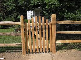 Split rail fences are an incredibly popular choice for corner fences. Affordable Custom Wood Fencing Cincinnati Northern Ky Eme Fence Co Inc