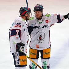 Bundestrainer toni söderholm ist stolz auf die jungs. Del Finals Eisbaren Berlin Grizzlys Wolfsburg Live Im Tv Stream Auf Sport1