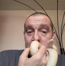 Strap is very good condition. Pick up in Boardman area.