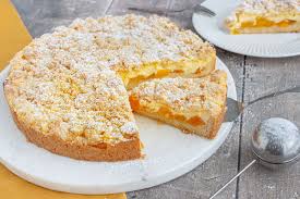 Der sommer beschert uns früchte in hülle und fülle. Aprikosenkuchen Mit Pudding Und Streusel Rezept Eat De